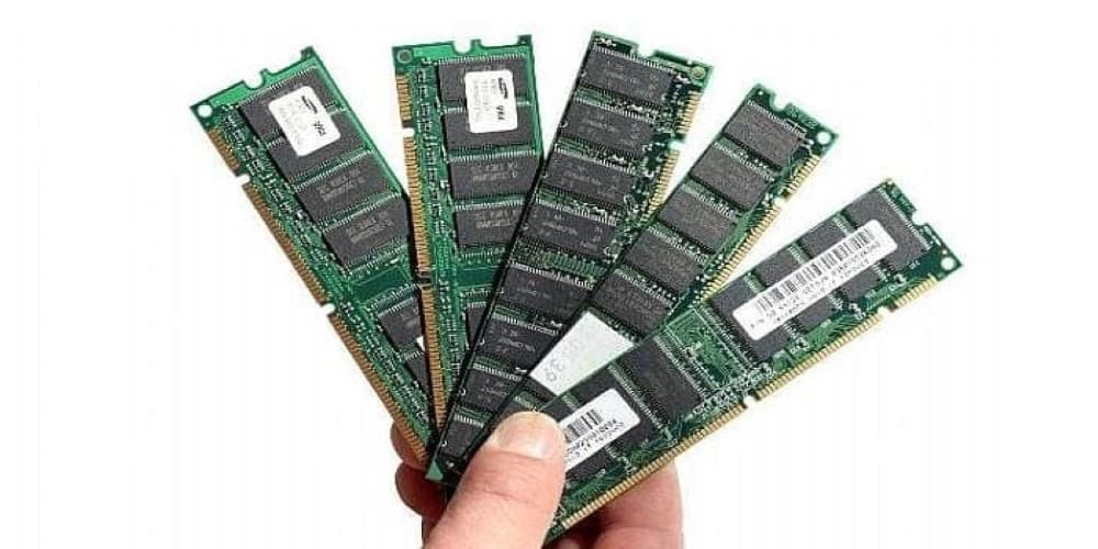 Học lập trình nên mua laptop như thế nào?